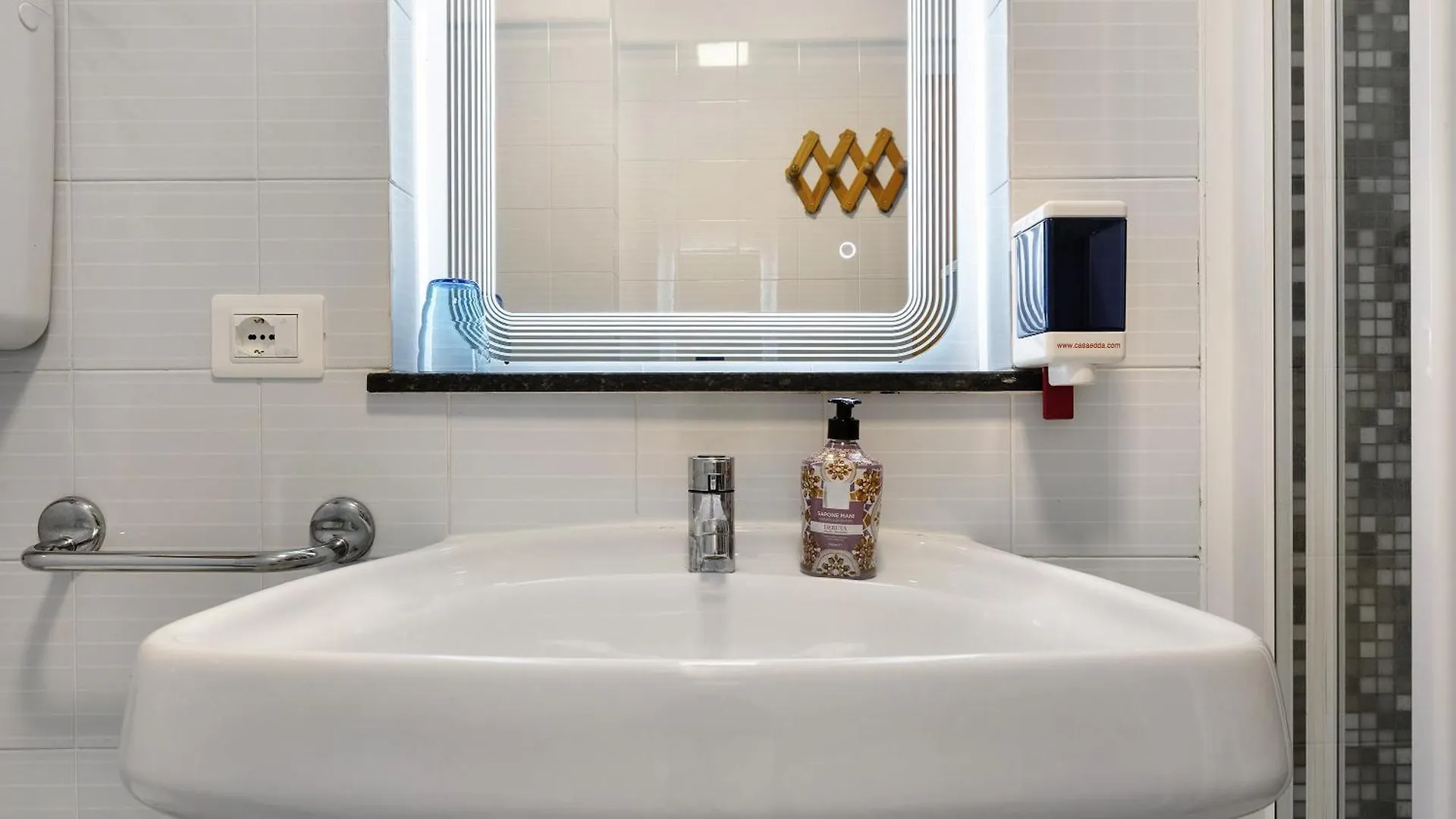Casa Edda - Sole Apartment Brenzone sul Garda Italy