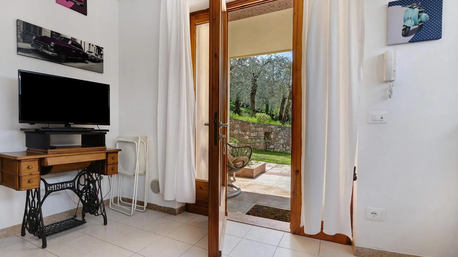 Casa Edda - Sole Apartment Brenzone sul Garda Italy